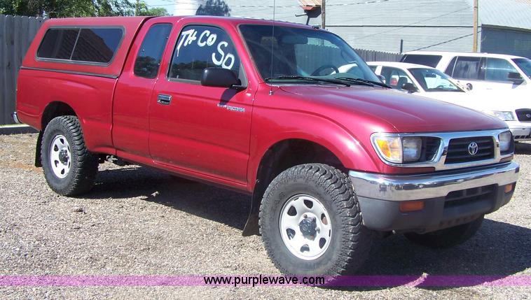 image for item A4543 1997 Toyota Tacoma LX extended cab pickup truck