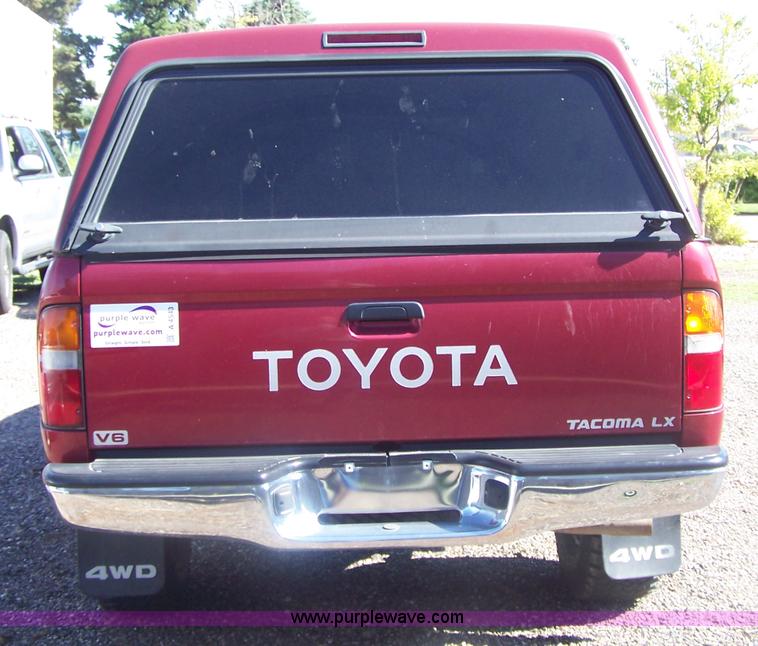 image for item A4543 1997 Toyota Tacoma LX extended cab pickup truck