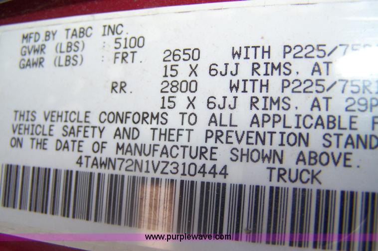 image for item A4543 1997 Toyota Tacoma LX extended cab pickup truck