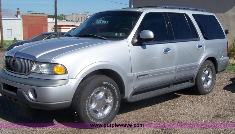 image for item A4544 1999 Lincoln Navigator SUV