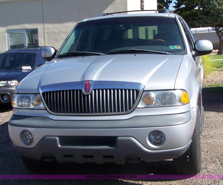 image for item A4544 1999 Lincoln Navigator SUV