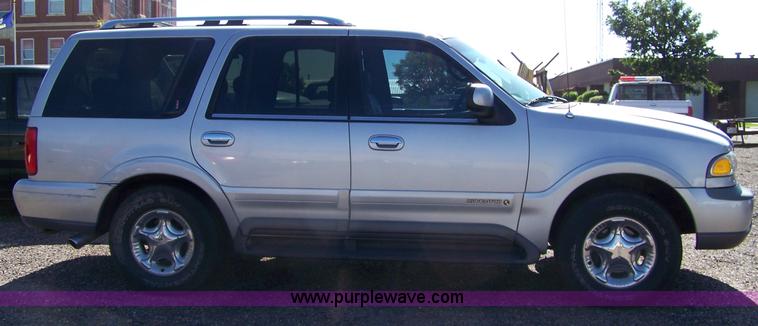 image for item A4544 1999 Lincoln Navigator SUV