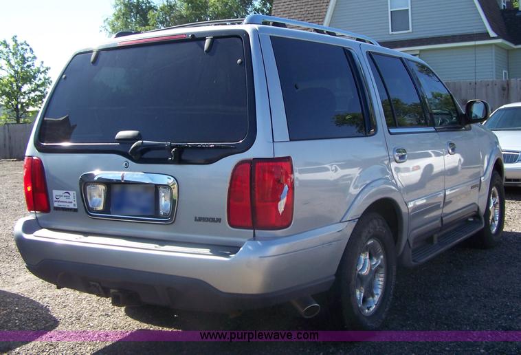 image for item A4544 1999 Lincoln Navigator SUV