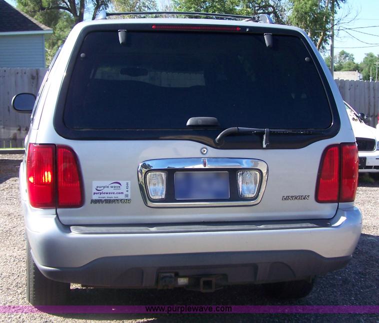 image for item A4544 1999 Lincoln Navigator SUV