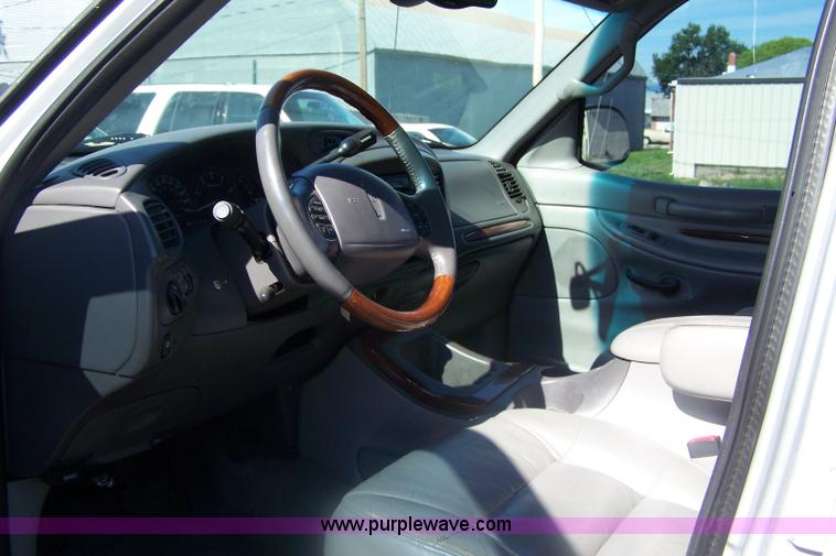 image for item A4544 1999 Lincoln Navigator SUV