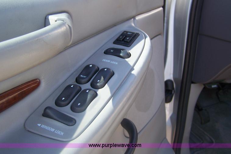 image for item A4544 1999 Lincoln Navigator SUV