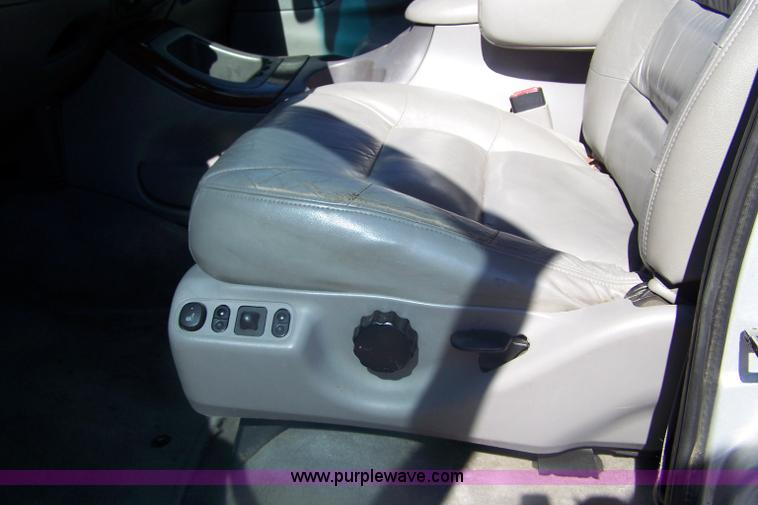 image for item A4544 1999 Lincoln Navigator SUV