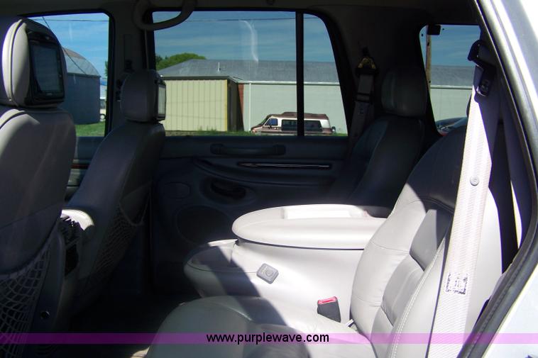image for item A4544 1999 Lincoln Navigator SUV