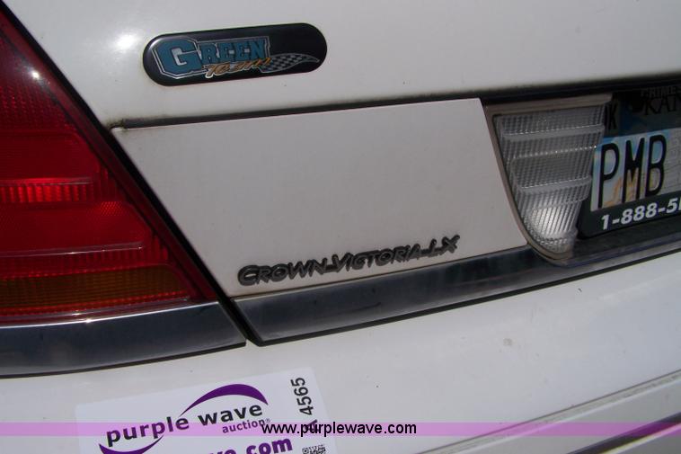 image for item A4565 1998 Ford Crown Victoria LX