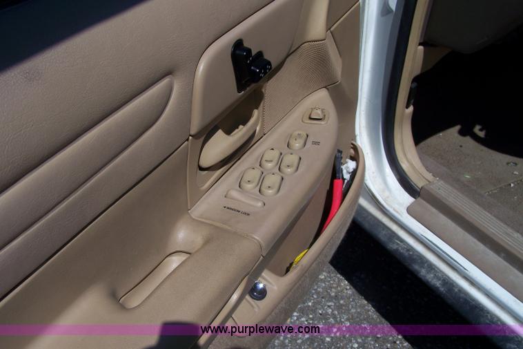 image for item A4565 1998 Ford Crown Victoria LX