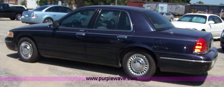 image for item A4567 1999 Ford Crown Victoria LX