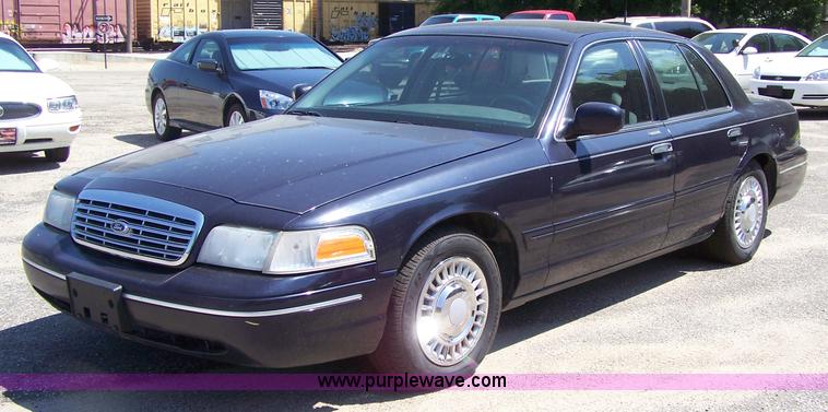image for item A4567 1999 Ford Crown Victoria LX