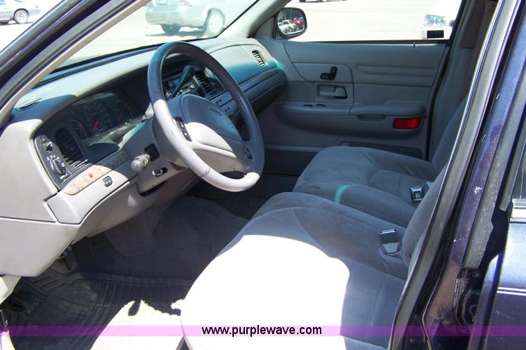 image for item A4567 1999 Ford Crown Victoria LX