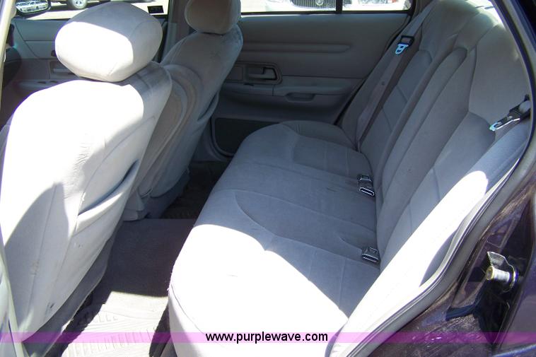 image for item A4567 1999 Ford Crown Victoria LX