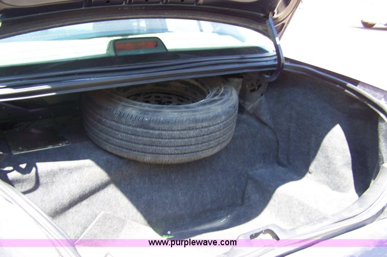 image for item A4567 1999 Ford Crown Victoria LX