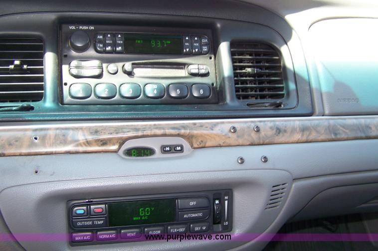 image for item A4567 1999 Ford Crown Victoria LX