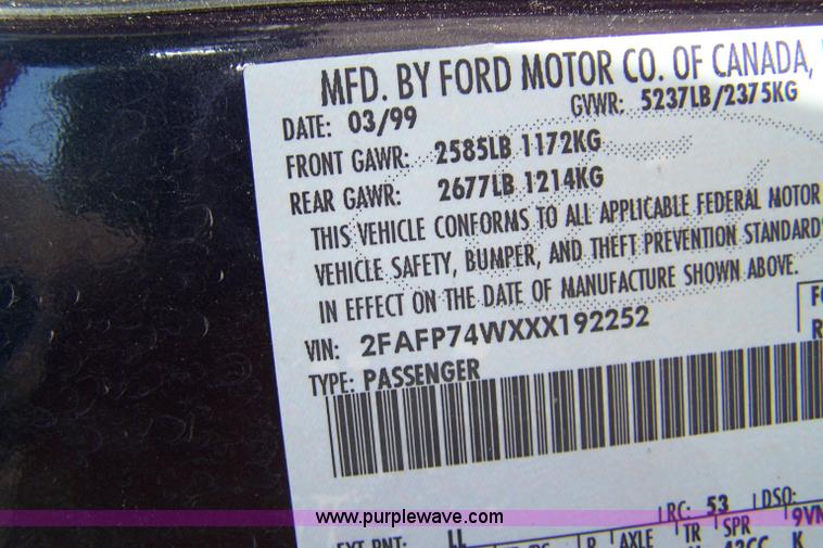 image for item A4567 1999 Ford Crown Victoria LX