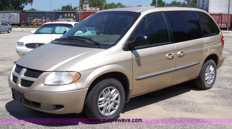image for item A4570 2001 Dodge Caravan Sport mini van