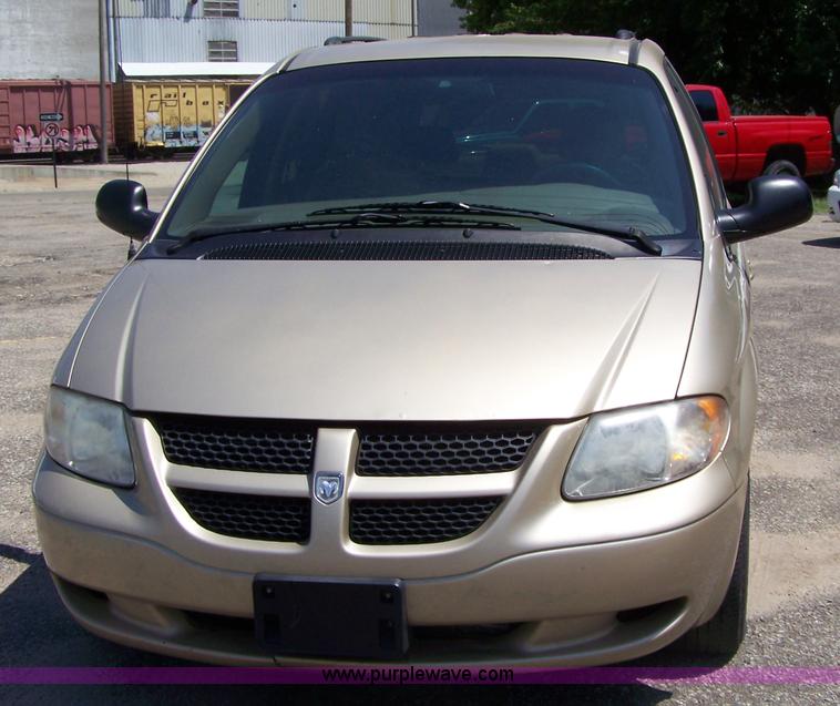 image for item A4570 2001 Dodge Caravan Sport mini van