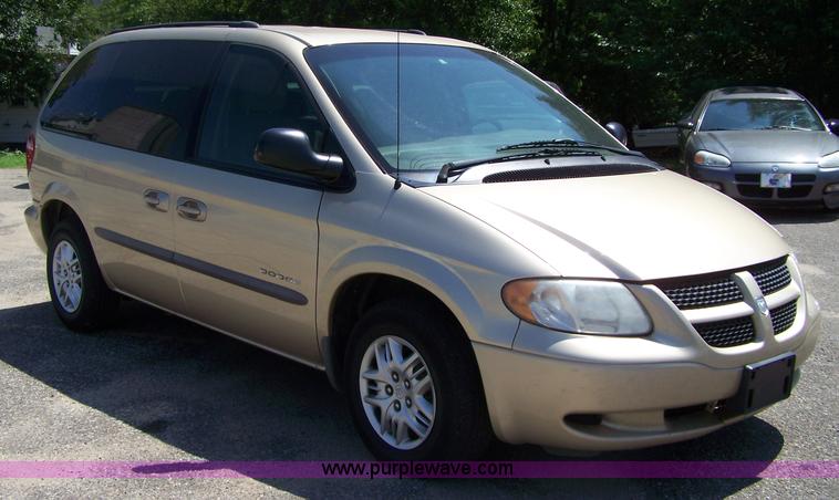 image for item A4570 2001 Dodge Caravan Sport mini van
