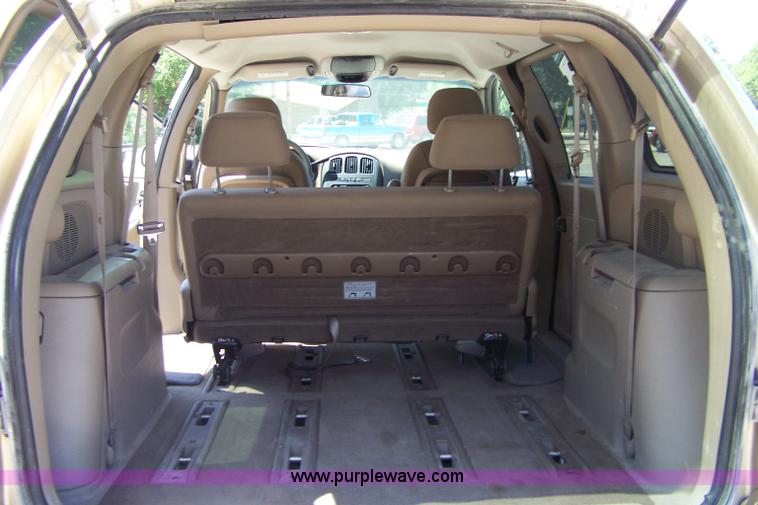 image for item A4570 2001 Dodge Caravan Sport mini van