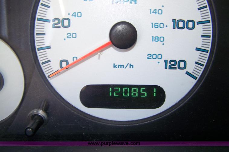 image for item A4570 2001 Dodge Caravan Sport mini van