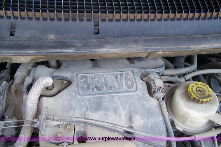 image for item A4570 2001 Dodge Caravan Sport mini van