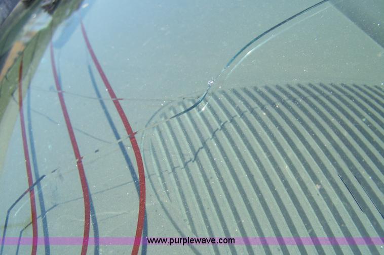 image for item A4570 2001 Dodge Caravan Sport mini van