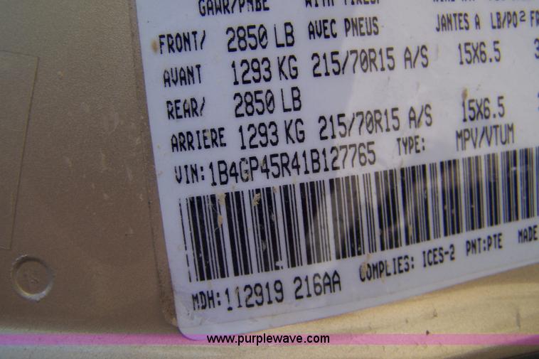 image for item A4570 2001 Dodge Caravan Sport mini van