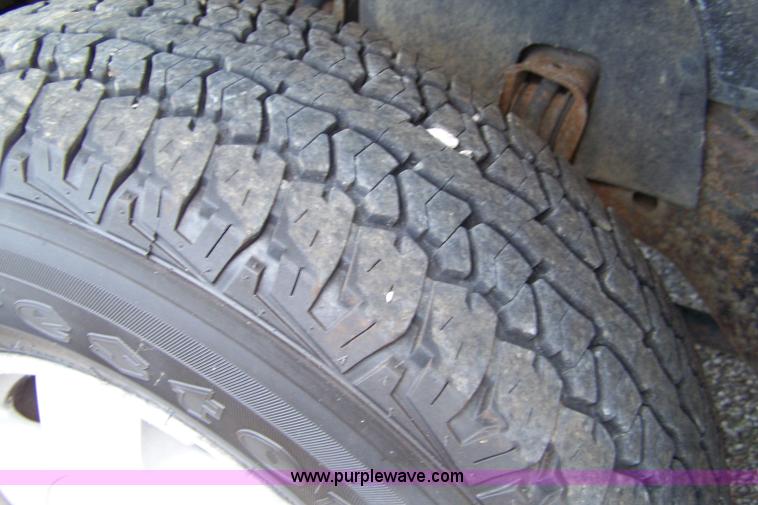 image for item A4572 1997 Chevrolet Silverado 1500 Z71 extended cab pickup truck