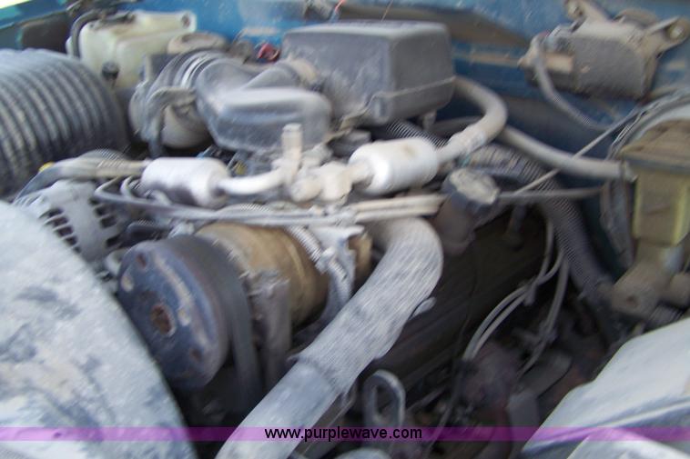 image for item A4572 1997 Chevrolet Silverado 1500 Z71 extended cab pickup truck