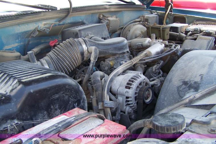 image for item A4572 1997 Chevrolet Silverado 1500 Z71 extended cab pickup truck