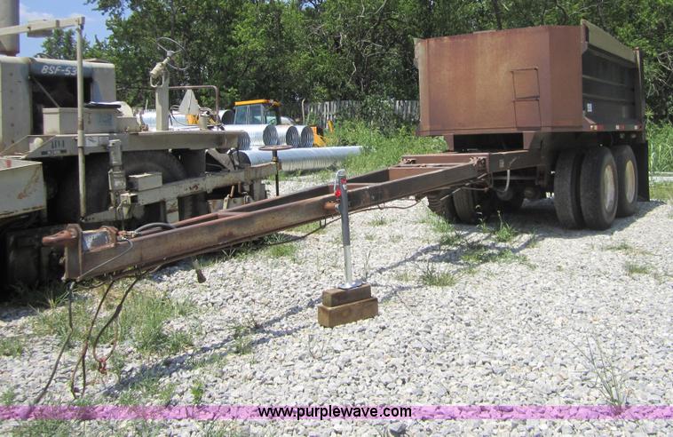 image for item A4735 2000 Leach pup trailer