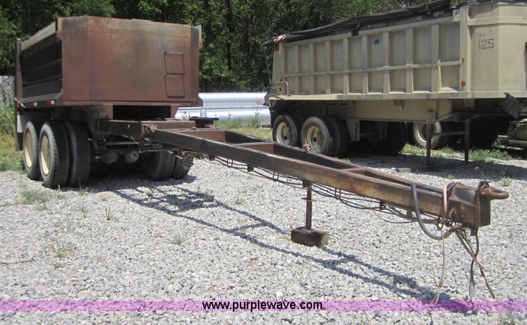 image for item A4736 2000 Leach pup trailer