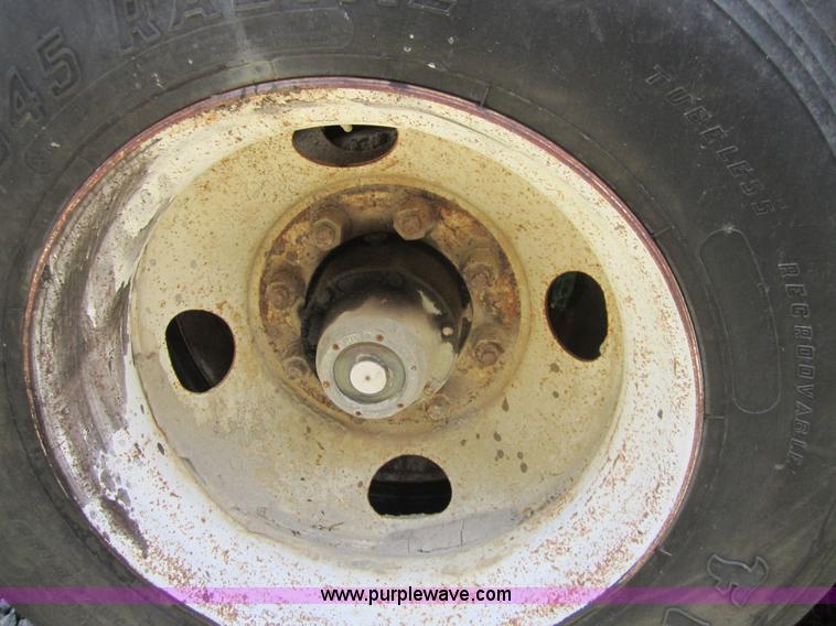 image for item A4737 1992 Rogers end dump trailer