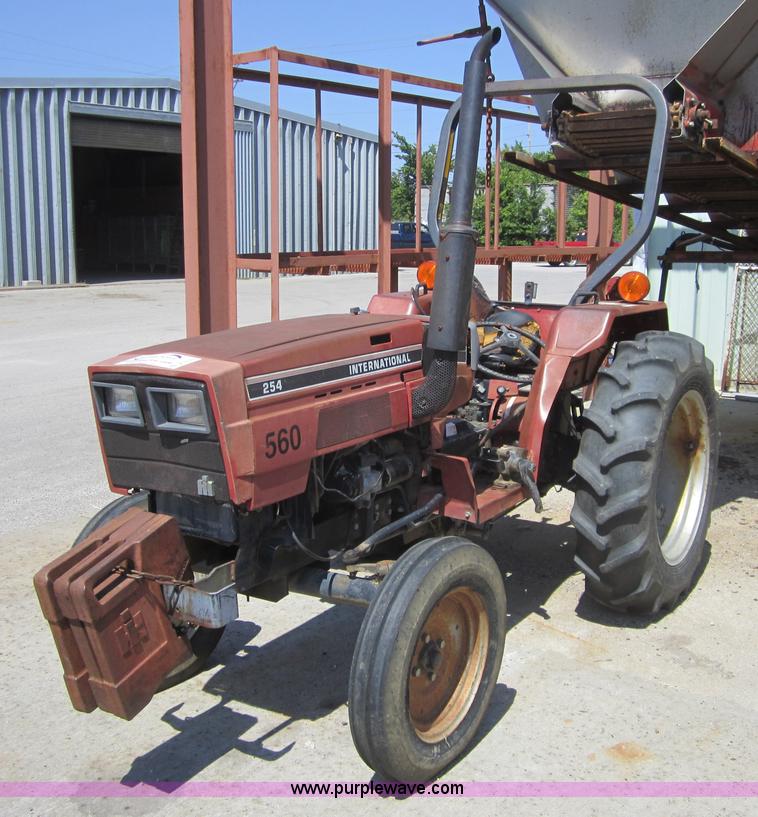 image for item A4747 International 254 tractor
