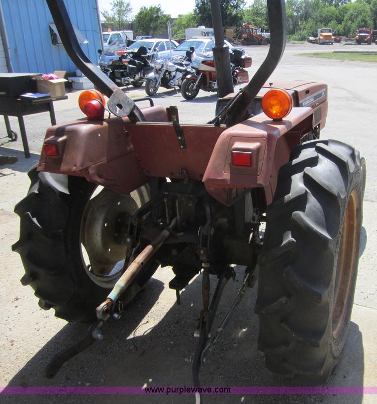image for item A4747 International 254 tractor