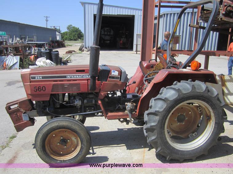 image for item A4747 International 254 tractor