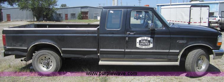 image for item A4748 1995 Ford F250 pickup truck
