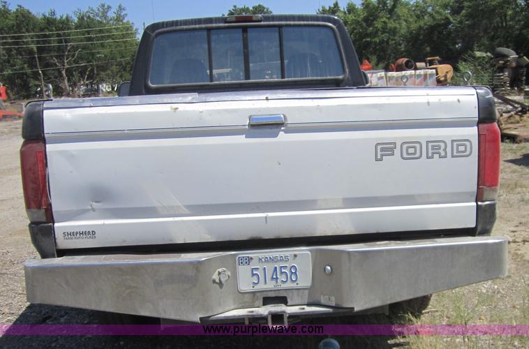 image for item A4748 1995 Ford F250 pickup truck