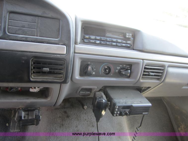 image for item A4748 1995 Ford F250 pickup truck