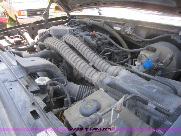 image for item A4748 1995 Ford F250 pickup truck