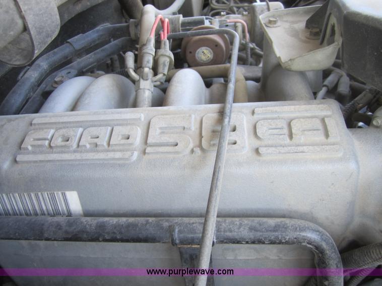 image for item A4748 1995 Ford F250 pickup truck