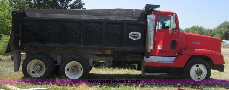 image for item A4750 1992 Freightliner FLD dump truck