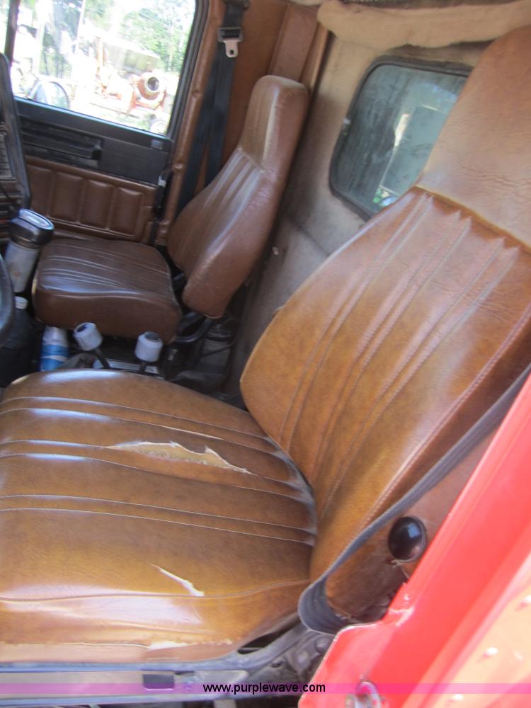 image for item A4750 1992 Freightliner FLD dump truck