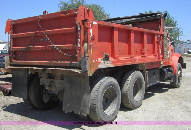 image for item A4753 1993 International 4900 dump truck