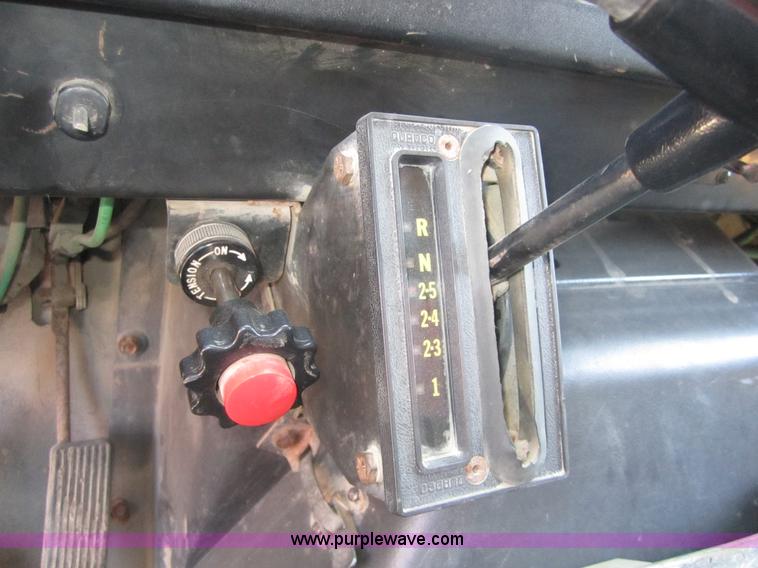 image for item A4753 1993 International 4900 dump truck