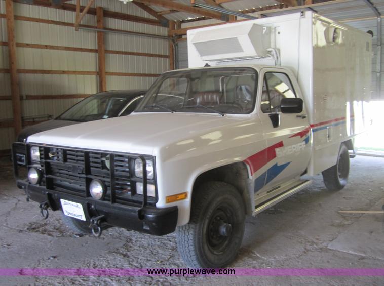 image for item A4764 1984 Chevrolet D30 Military box truck