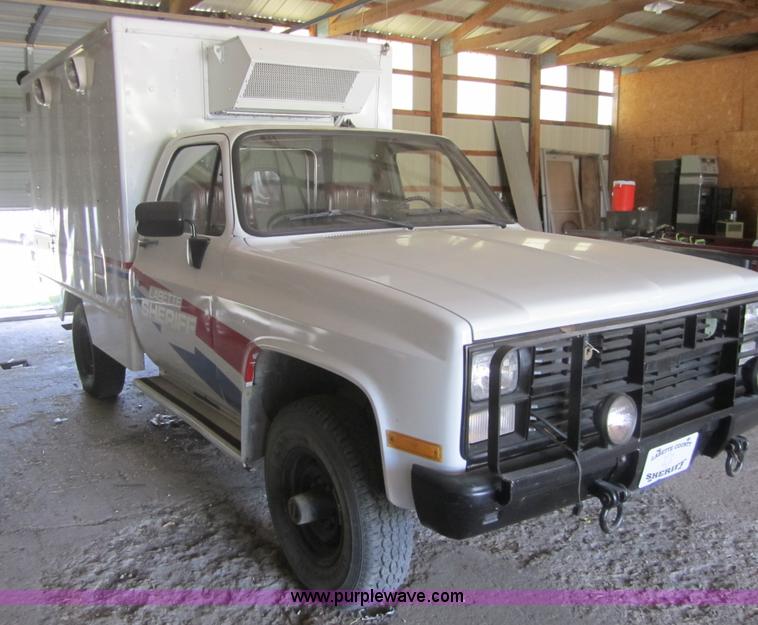 image for item A4764 1984 Chevrolet D30 Military box truck