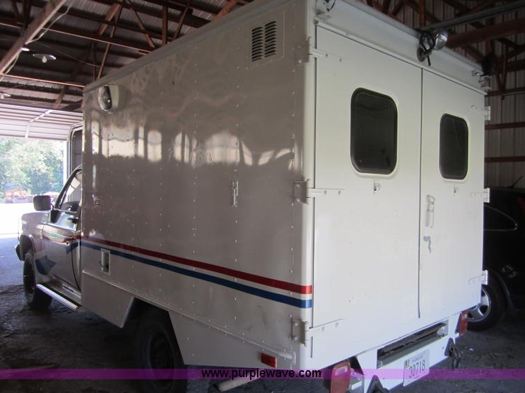 image for item A4764 1984 Chevrolet D30 Military box truck